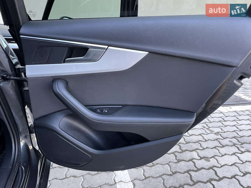 Седан Audi A4 2018 в Дрогобыче