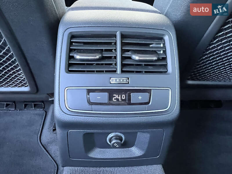 Седан Audi A4 2018 в Дрогобыче