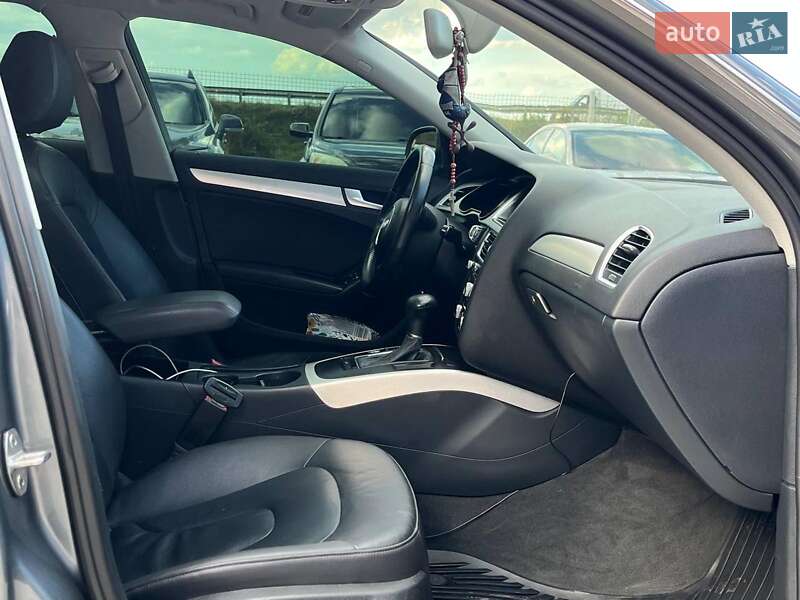 Седан Audi A4 2015 в Львове