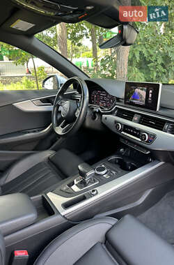 Седан Audi A4 2018 в 