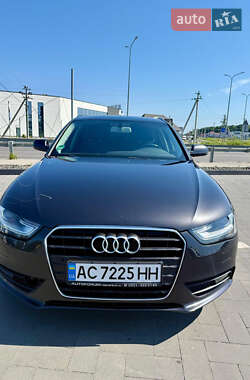 Универсал Audi A4 2015 в 