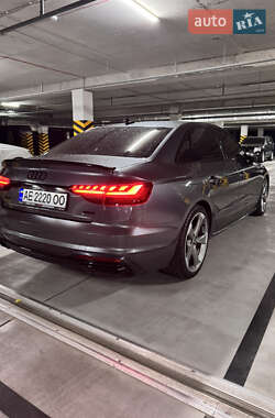 Седан Audi A4 2020 в 