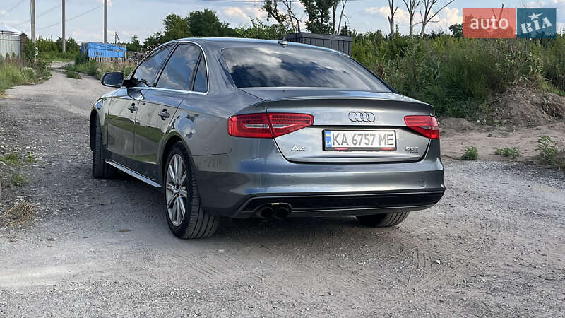 Седан Audi A4 2014 в Киеве