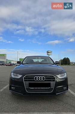 Седан Audi A4 2012 в 