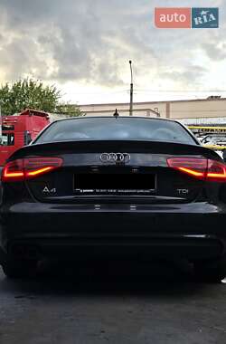 Седан Audi A4 2012 в 