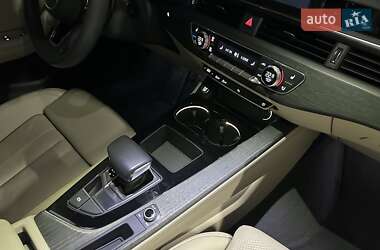 Седан Audi A4 2020 в 