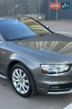 Седан Audi A4 2015 в 