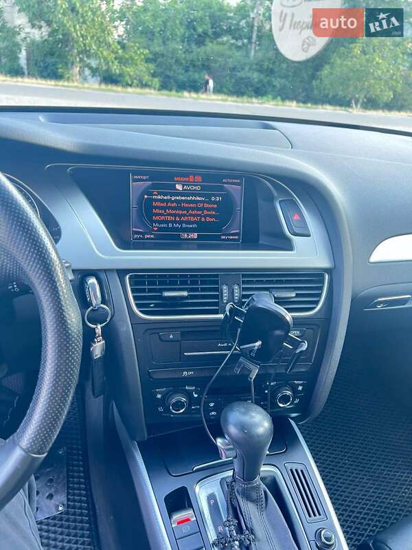 Универсал Audi A4 2011 в Раздельной