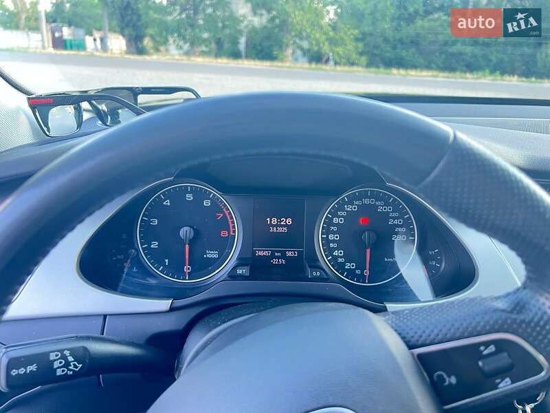 Универсал Audi A4 2011 в Раздельной