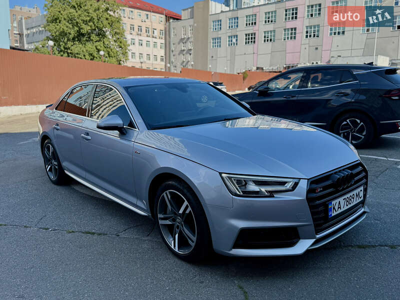 Седан Audi A4 2018 в Киеве