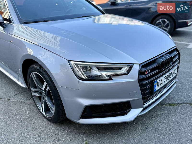 Седан Audi A4 2018 в Киеве