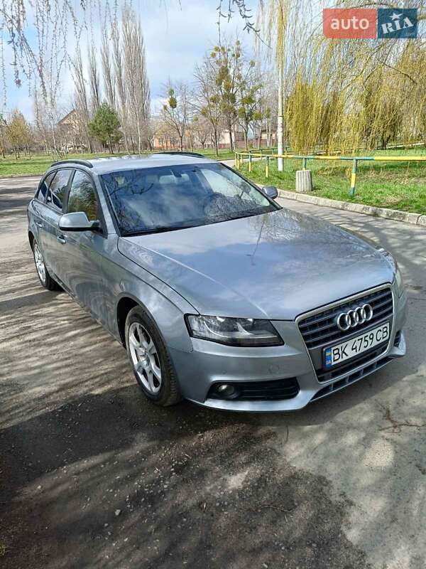 Універсал Audi A4 2011 в Рівному