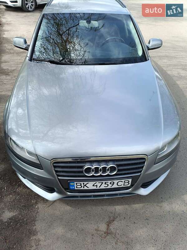 Універсал Audi A4 2011 в Рівному