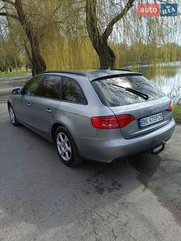 Універсал Audi A4 2011 в Рівному