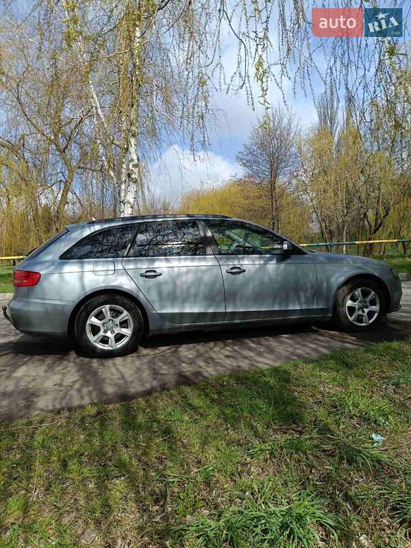 Універсал Audi A4 2011 в Рівному