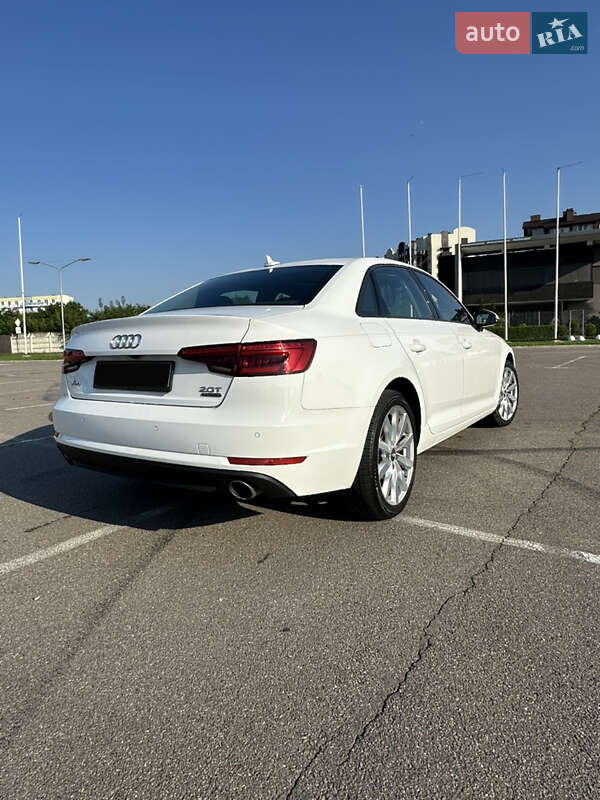 Седан Audi A4 2016 в Києві