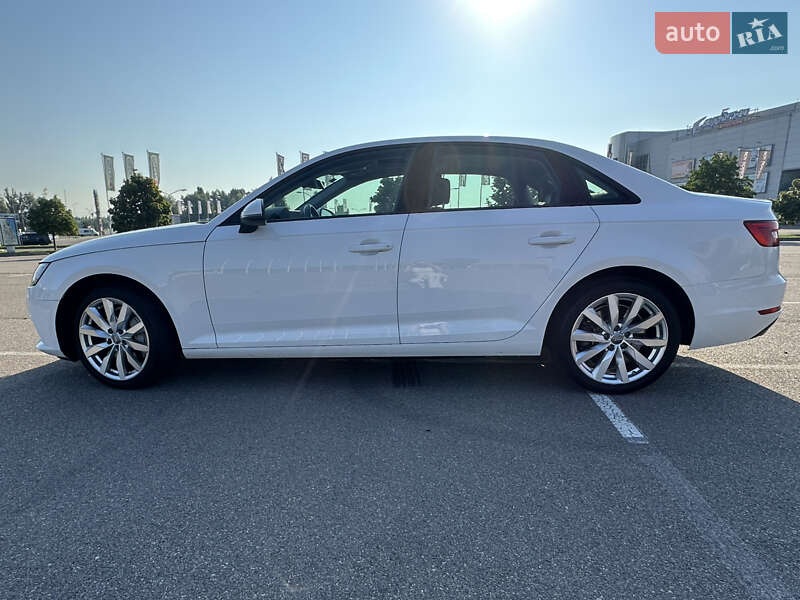 Седан Audi A4 2016 в Києві