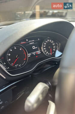 Седан Audi A4 2021 в 