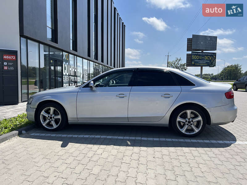 Седан Audi A4 2013 в Львові