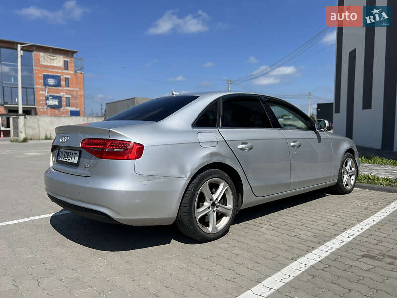Седан Audi A4 2013 в Львові
