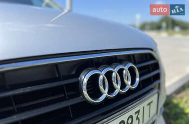Седан Audi A4 2013 в Львове