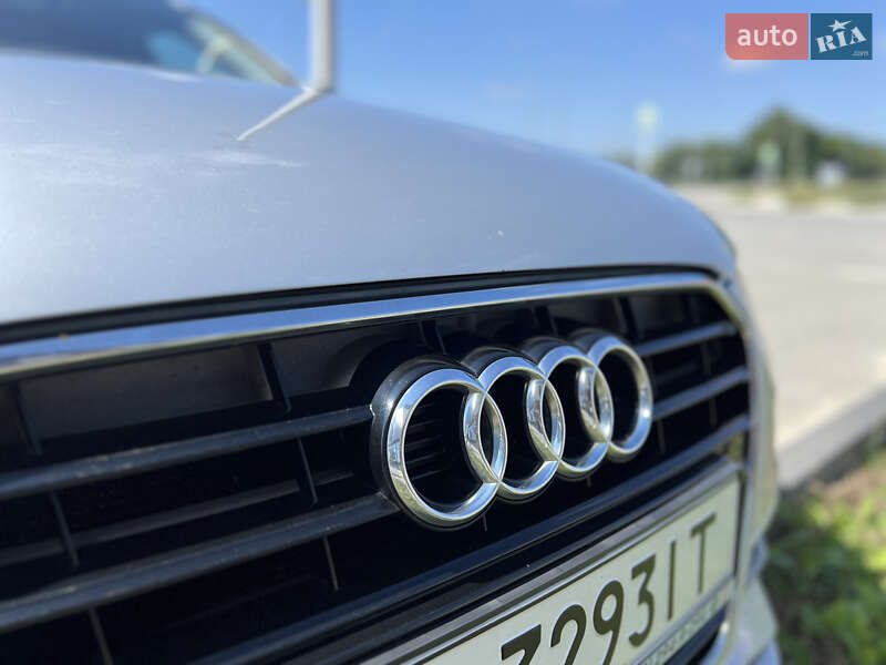 Седан Audi A4 2013 в Львові