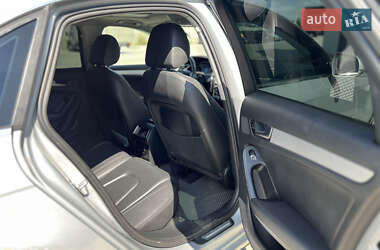 Седан Audi A4 2013 в Львове