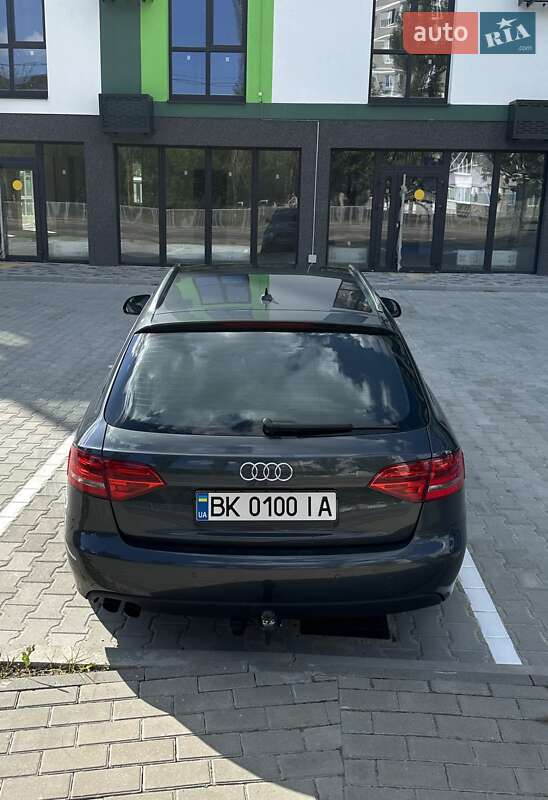 Универсал Audi A4 2009 в Вараше