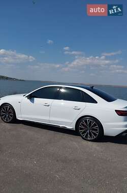 Седан Audi A4 2023 в 