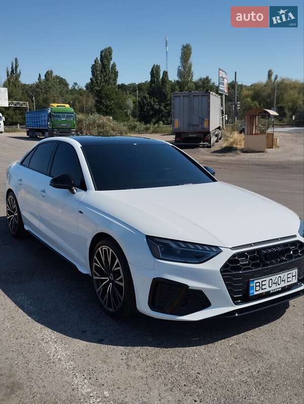 Седан Audi A4 2023 в 