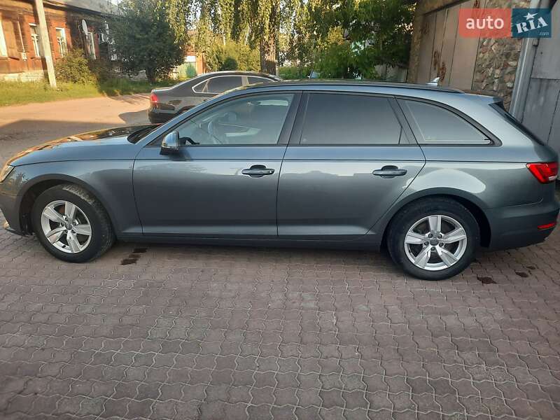 Универсал Audi A4 2016 в Десне