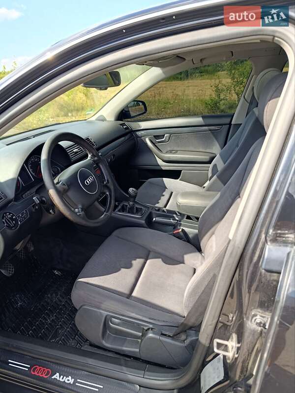 Седан Audi A4 2004 в Любешове