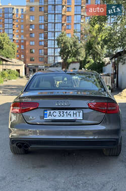 Седан Audi A4 2013 в 