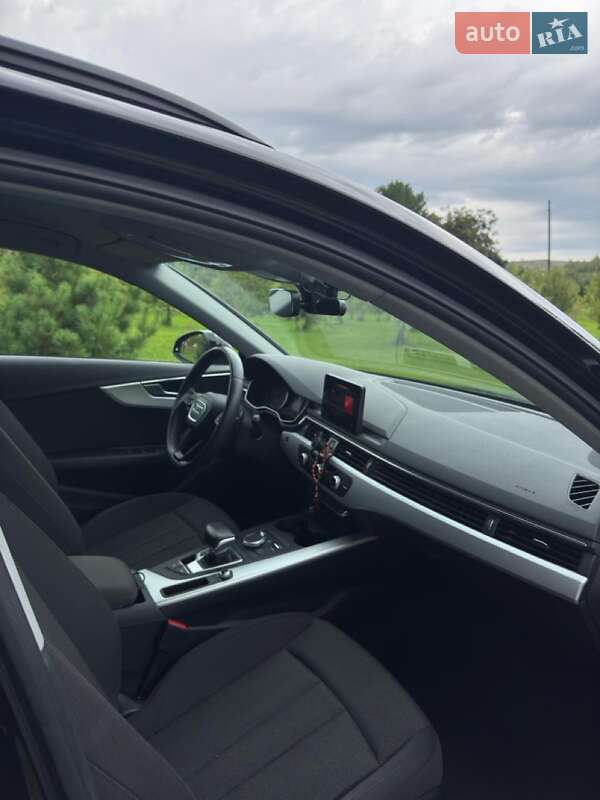 Универсал Audi A4 2018 в Львове