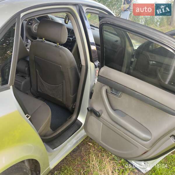 Седан Audi A4 2002 в Глухове