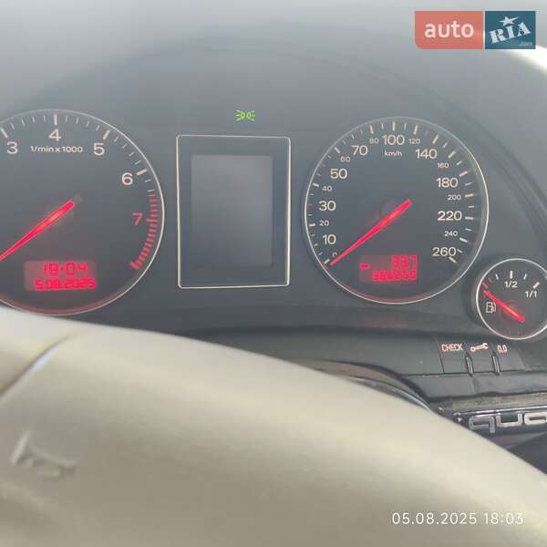 Седан Audi A4 2002 в Глухове