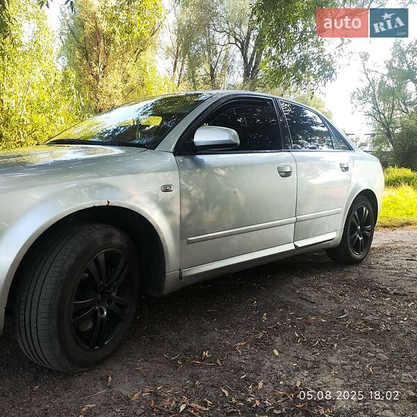 Седан Audi A4 2002 в Глухове