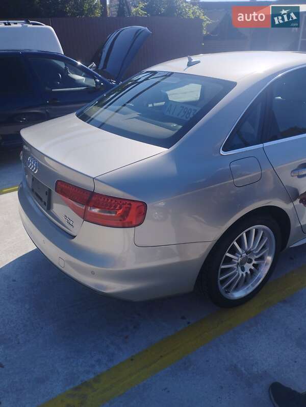 Седан Audi A4 2013 в Киеве