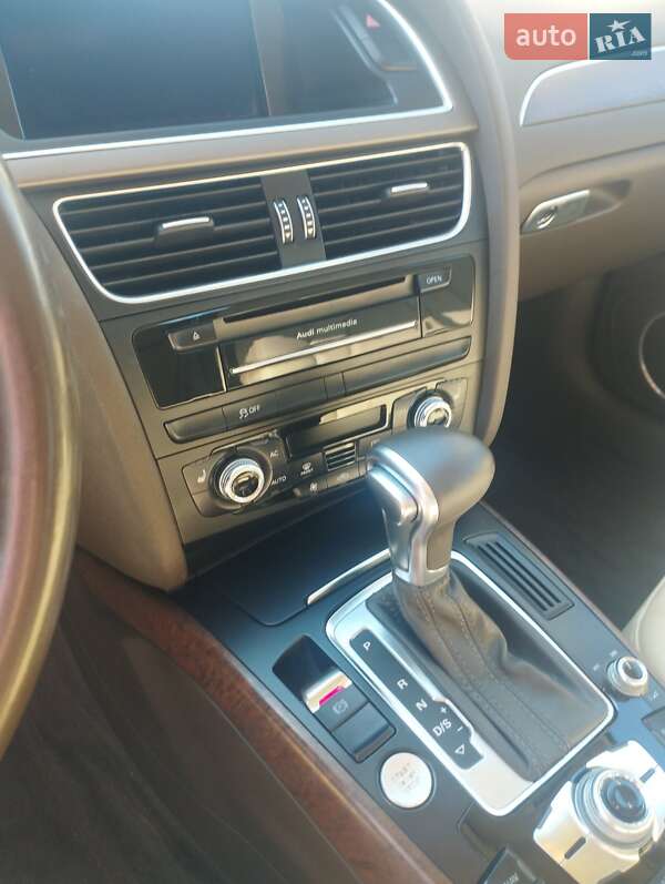 Седан Audi A4 2013 в Киеве