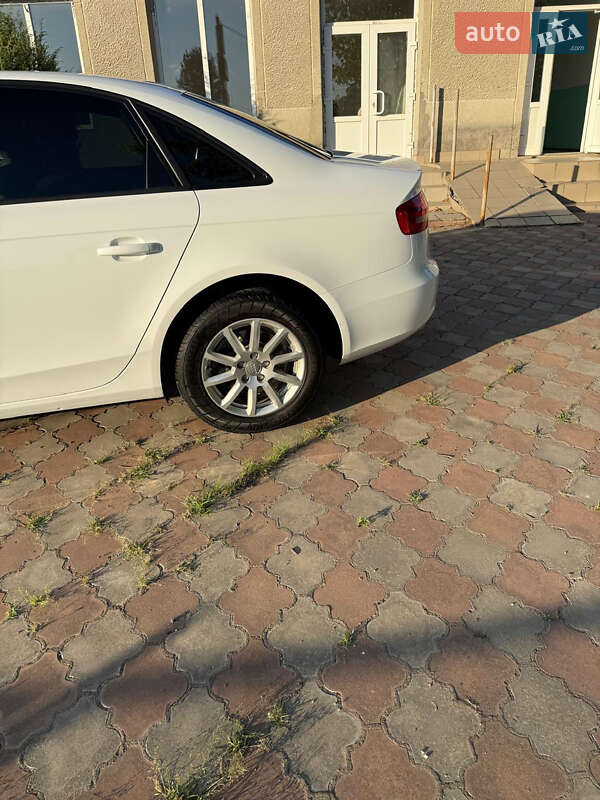 Седан Audi A4 2014 в Ширяево