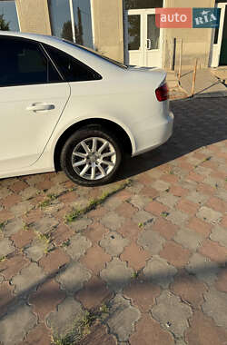 Седан Audi A4 2014 в 