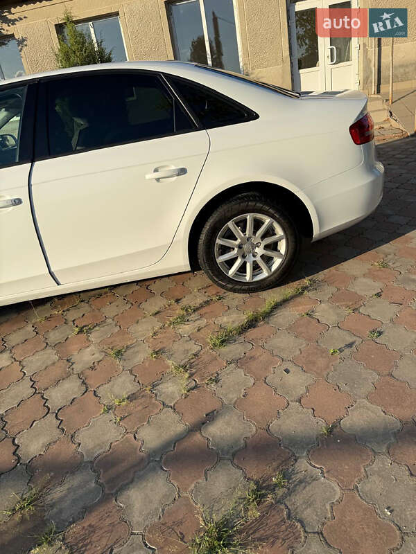 Седан Audi A4 2014 в Ширяево