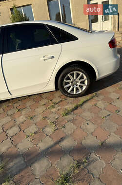 Седан Audi A4 2014 в 