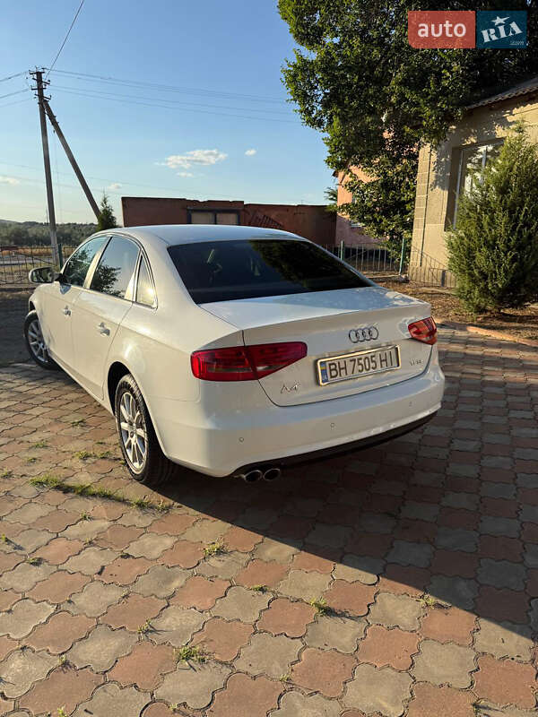 Седан Audi A4 2014 в Ширяево