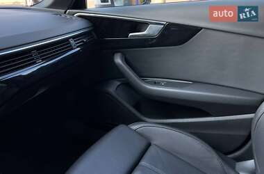 Седан Audi A4 2020 в 