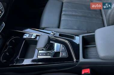 Седан Audi A4 2020 в 