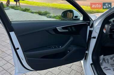 Седан Audi A4 2020 в 