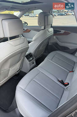 Седан Audi A4 2020 в 