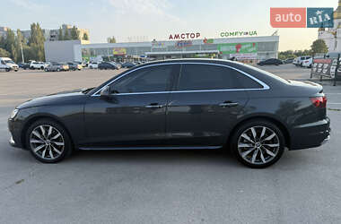 Седан Audi A4 2020 в 