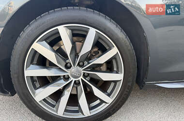 Седан Audi A4 2020 в 
